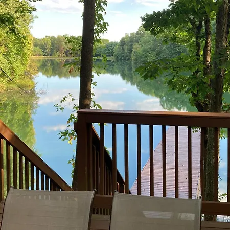 Hocking Hills Lake Gem With Hot Tub, Dock, 100 Acres